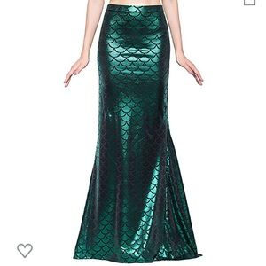 Holographic Mermaid Scale Skirt 🧜🏻‍♀️